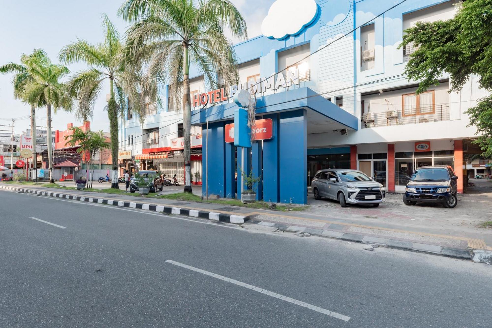 Hotel Reddoorz Near Plaza Balikpapan Exterior foto